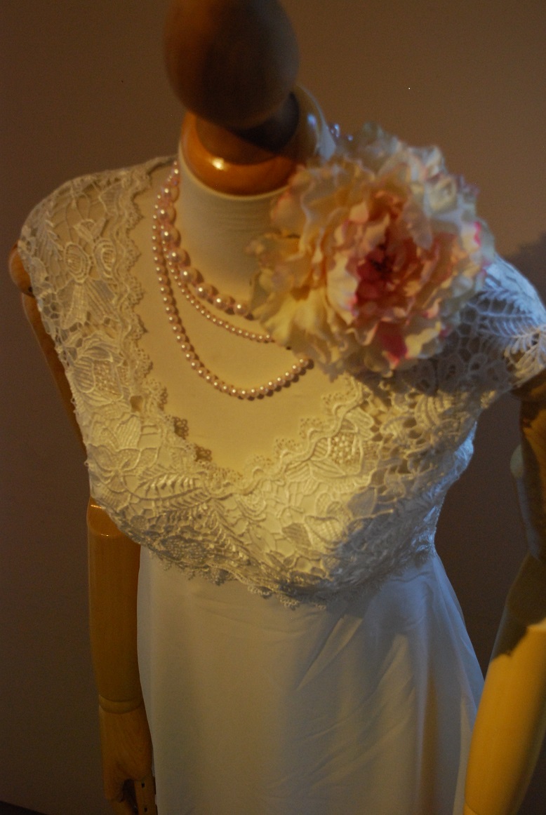 花嫁2次会ウエディングドレス、エンパイアドレス安いマーメイドラインドレス